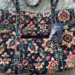 Vera Bradley medium tote Home to Hogwarts pattern